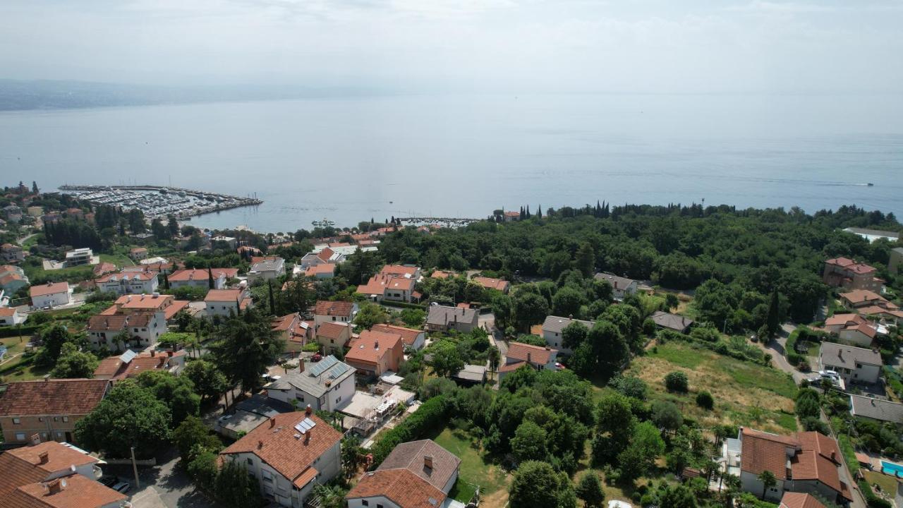 Apartment Peruc With Big Terrace And Beautiful Garden Ičići Esterno foto